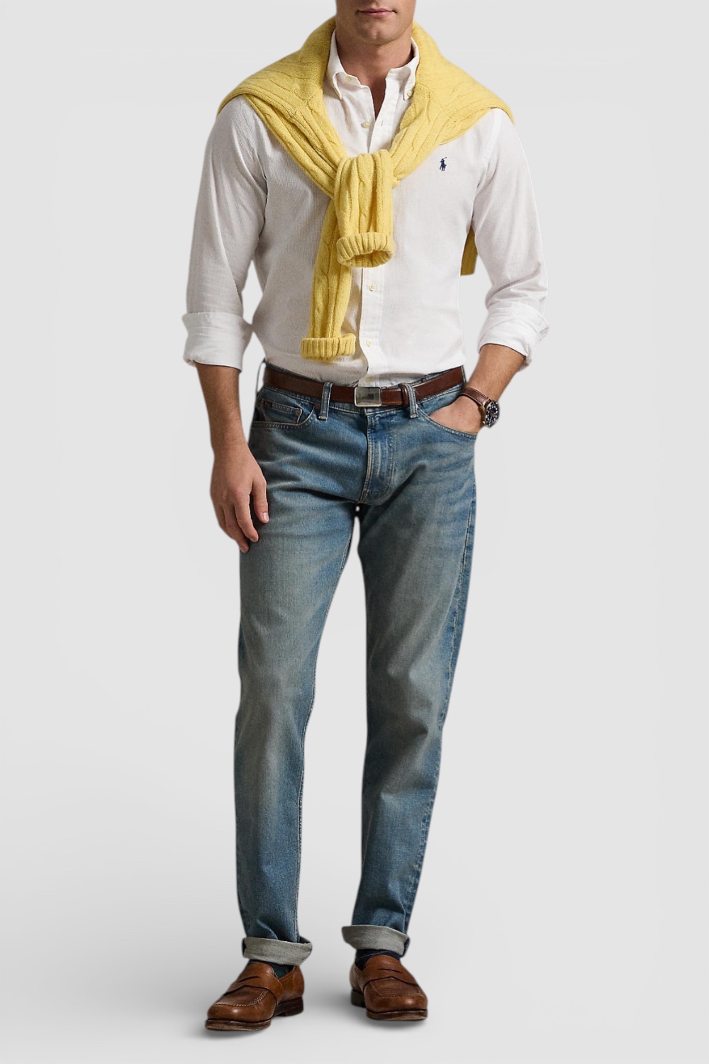 תמונת כל הלוק של חולצה מכופתרת